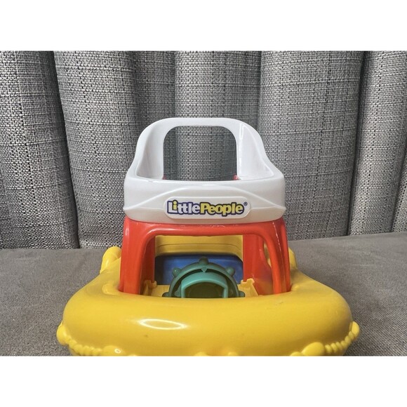 Fisher Price Little People Floaty Tug Bath Boat Mattel 2014 Pretend Play Toy - Picture 5 of 9